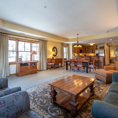 Two Bedroom Condo With Balcony Over Mountaineer Square - Just Steps From The Slopes! Condo Crested Butte Eksteriør billede
